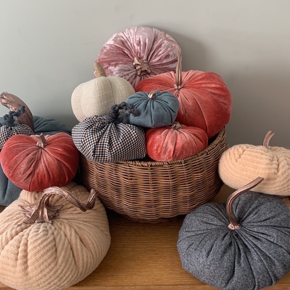 Handmade Velvet Pumpkin - Picture 8 of 9